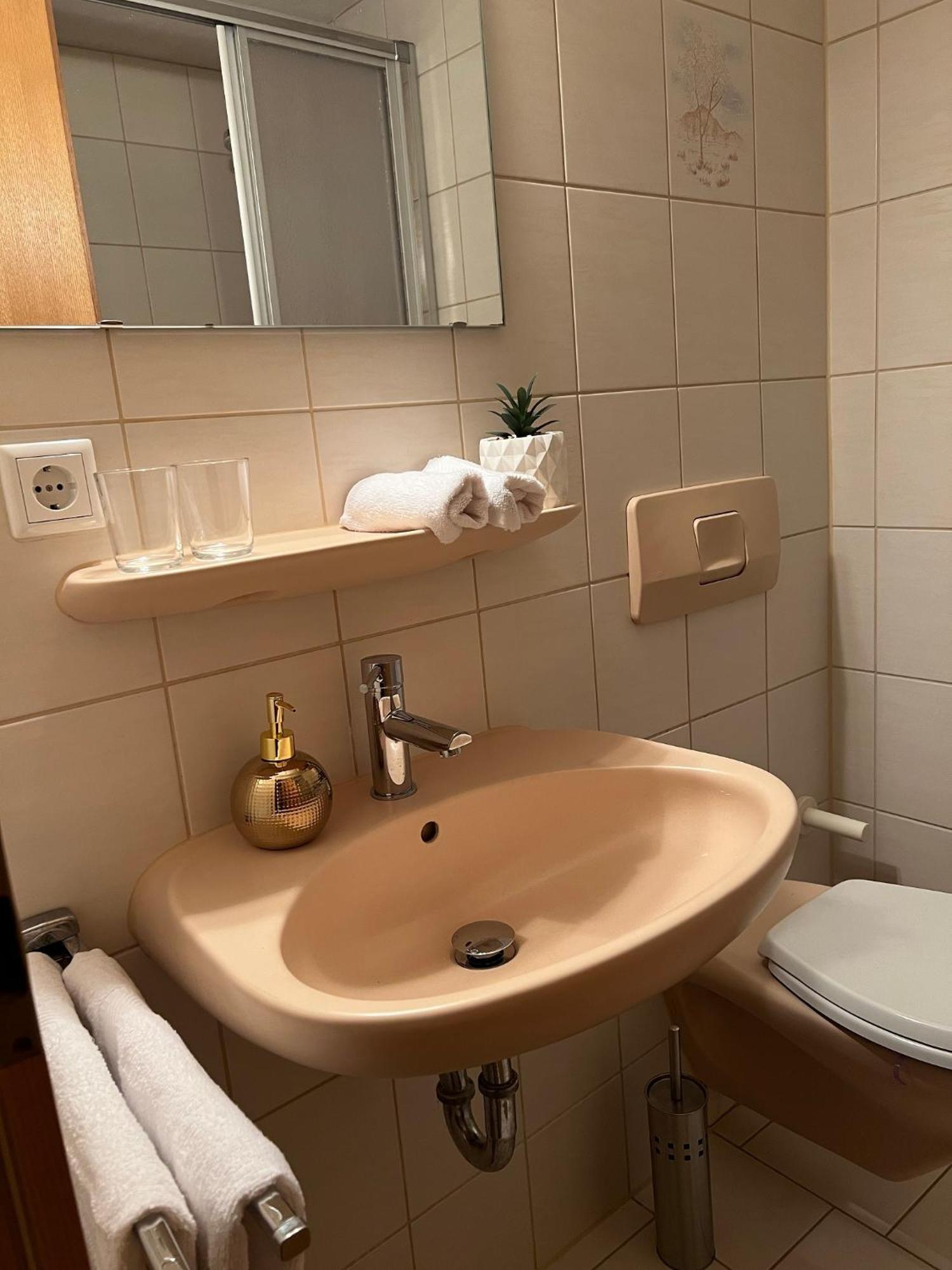 Haus Zum Guten Hirten Steinsfeld Exterior foto